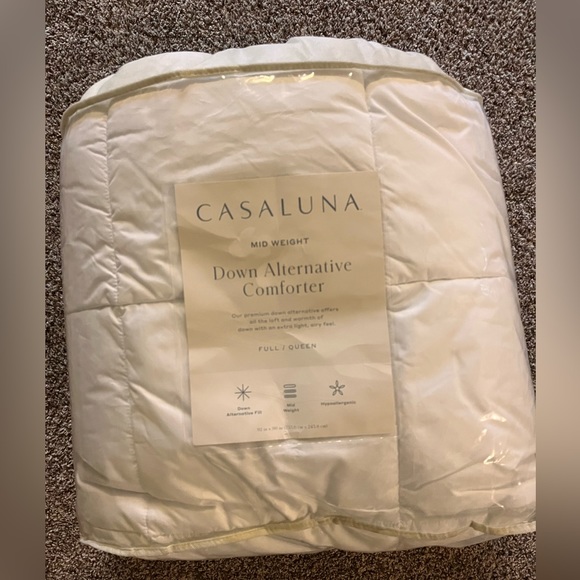 Casaluna Bedding Ultra Weight Premium Down Alternative Comforter